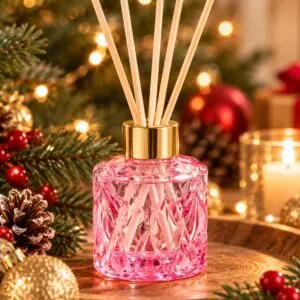 Χριστουγεννιάτικο αρωματικό χώρου reed diffuser ΕσωΦως σε ροζ γυάλινο μπουκάλι